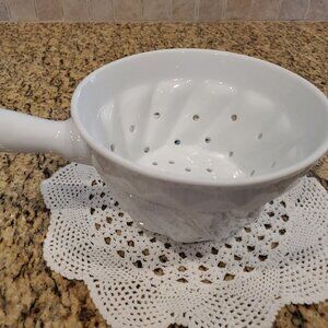 Elegant White Ceramic Kitchen Colander